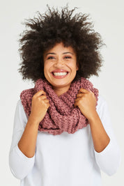 Model Olivia wearing size OneSize of the Organic Loop Scarf in colour Pinkclay (Pink), from the front, showing the whole outfit