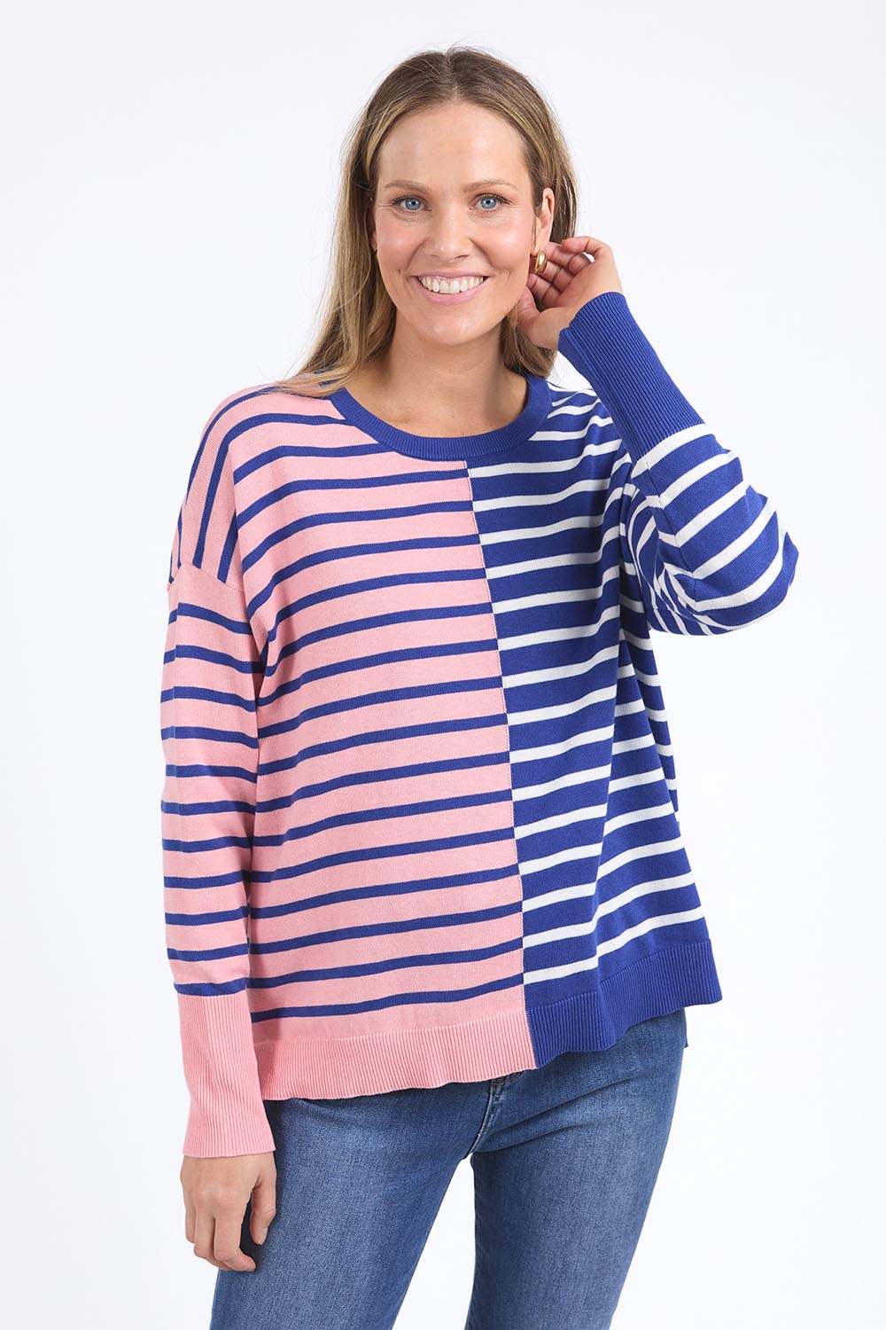 A model wearing the Louise Spliced Cotton Knit in colour Deepbluepn, from the front, cropped image