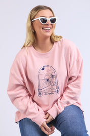 A model wearing the Sketch Cotton Crew in colour Pinkblush (Pink), from the front, cropped image