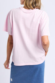 A model wearing the Limone Fresco Cotton Tee in colour Lightpink (Pink), from the back