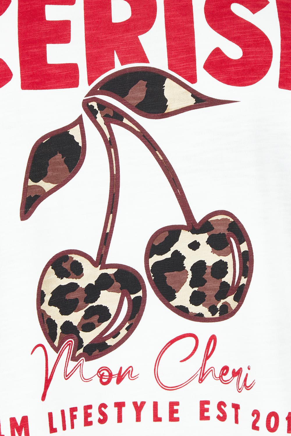 Product shot of the Amore Cerise Cotton Tee in colour Marshmello (White), detail