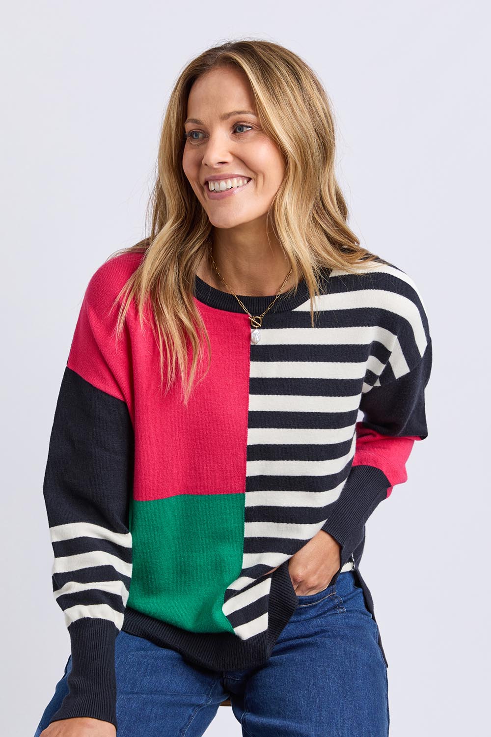 Model Genericm wearing size sample of the Viken Knit – Midnight in colour Midnight, in a cropped view