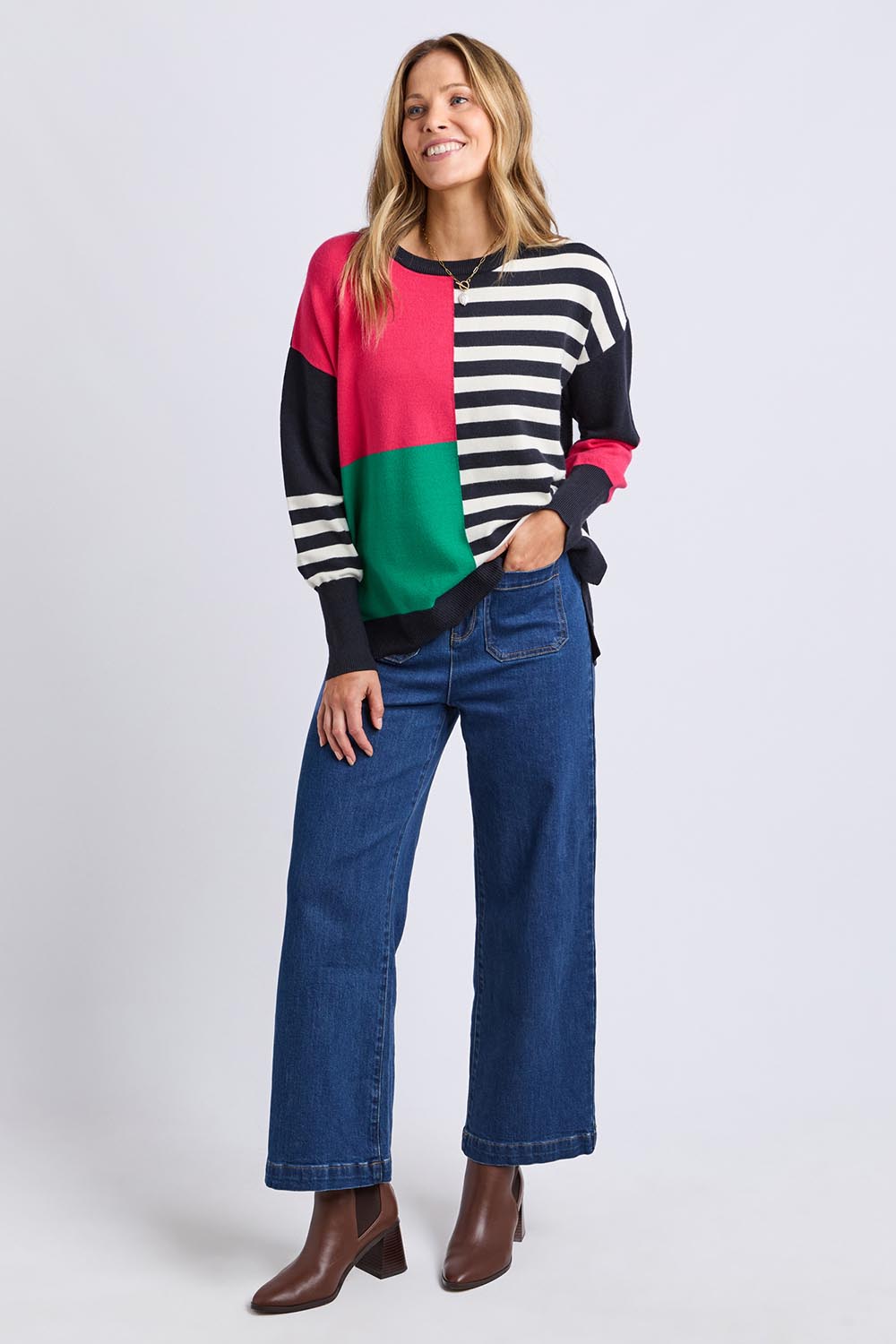 Model Genericm wearing size sample of the Viken Knit – Midnight in colour Midnight, from the front