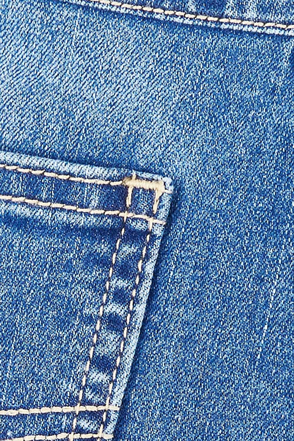 Product shot of the Ada Straight Leg Jean in colour Denim (Blue), detail