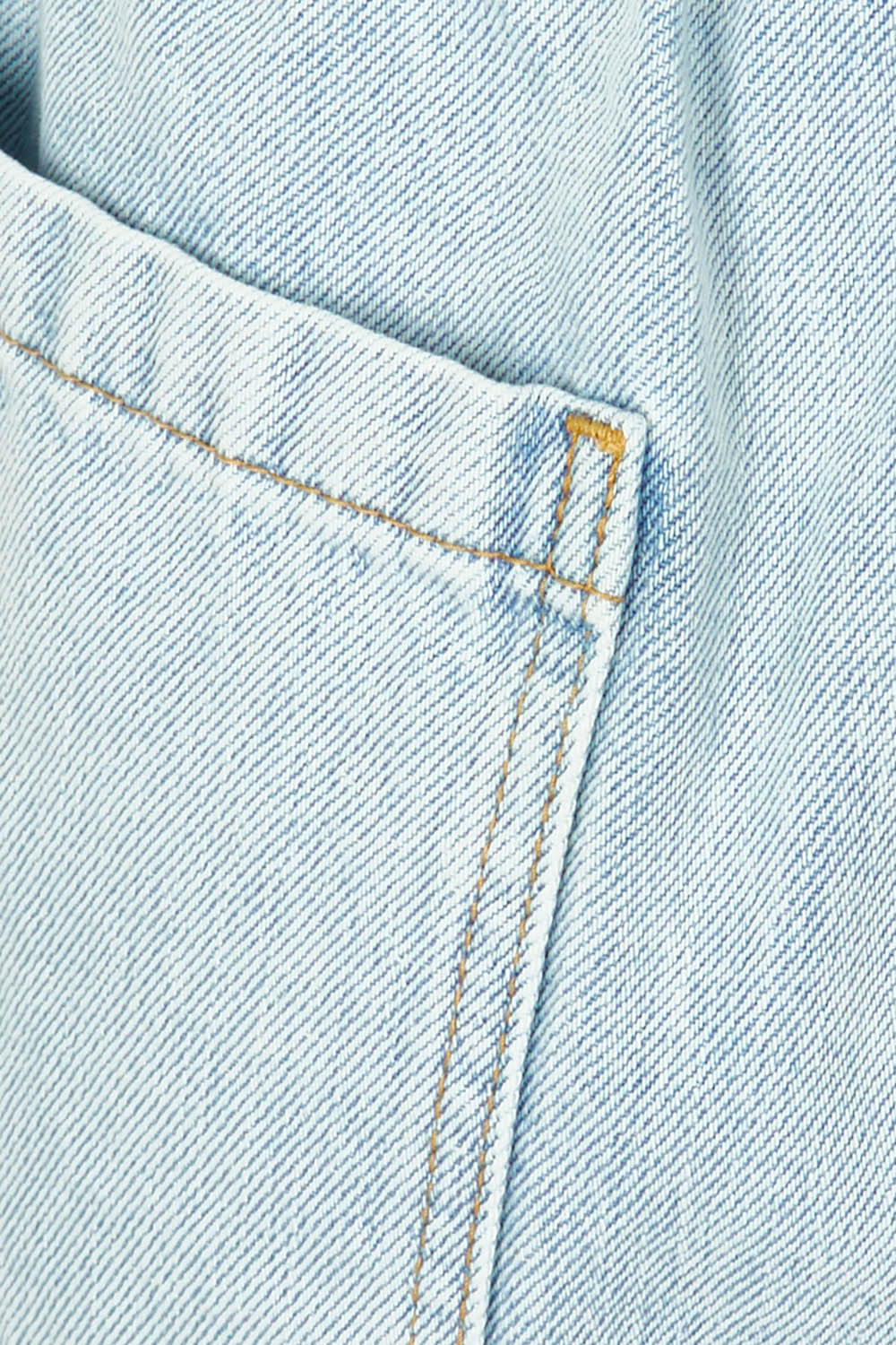 Product shot of the Fundamental Emma Relaxed Short in colour Lghtblue (Blue), detail