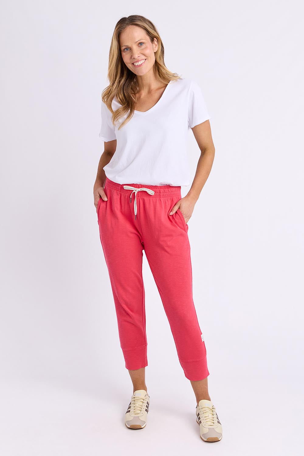 Model Genericm wearing size sample of the Fundamental Brunch Pant – Darkpink in colour Darkpink, from the front