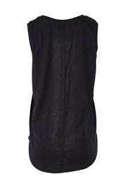 Product shot of the Fundamental Scoop Tank in colour Black (Black), from the back