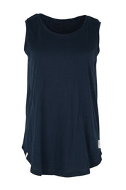 Product shot of the Fundamental Scoop Tank in colour Navy (Blue), from the front