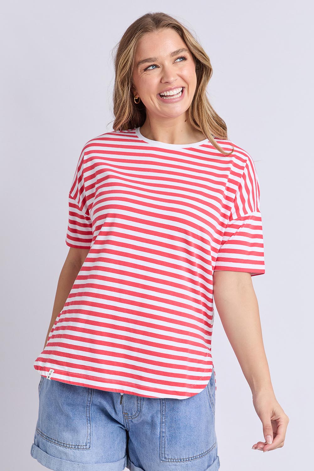 A model wearing the Fundamental Lauren S/S Cotton Stripe in colour Cayannewht (Red), from the front, cropped image