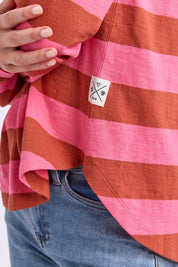 Model Genericm wearing size sample of the Fundamental Spritz Stripe Ls Tee – Earthpink in colour Earthpink, from an angle