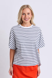 Model Genericm wearing size sample of the Fundamental Luna Ss Stripe Cotton Tee – Whitenavy in colour Whitenavy, in a cropped view