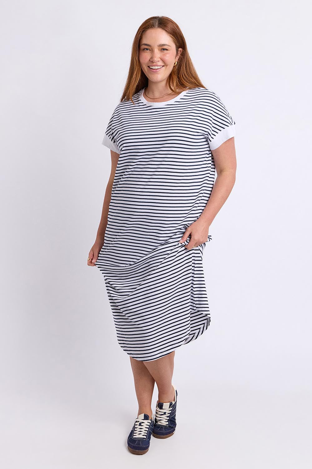 Model Genericm wearing size sample of the Fundamental Maggie Stripe Cotton Dress – Whitenavy in colour Whitenavy, from the front