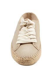 Product shot of the Agonis Organic Sneaker in colour Almond, detail