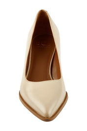 Product shot of the Auris Leather Heel in colour Nude, detail