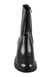 Product shot of the Finley Leather Ankle Boot in colour Black (Black), detail