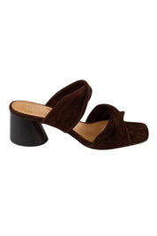Product shot of the Petris Heel - Cocoasuede in colour Cocoasuede, from the front