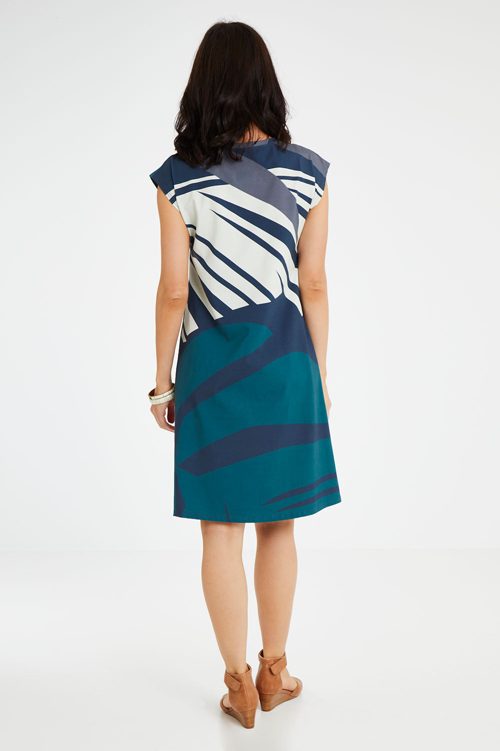 Model Andrea wearing size S of the Bobby Dress in colour Pink (Blue), from the back