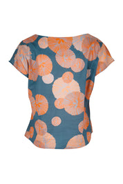 Product shot of the Thea Top - Smoke in colour Smoke, from the back
