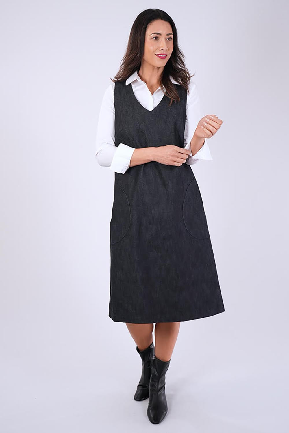 Model Genericm wearing size sample of the Susanne Denim Dress - Denimindigo in colour Denimindigo, from the front