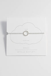 Product shot of the Louise Circle Bracelet in colour Silver (Metallics), detail