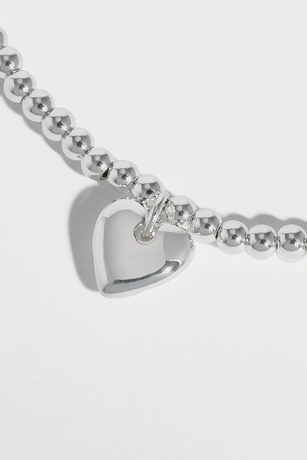 Product shot of the Cushion Heart Bracelet in colour Silver (Metallics), detail