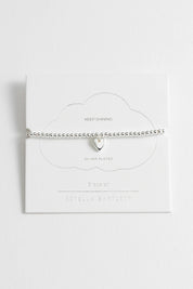 Product shot of the Cushion Heart Bracelet in colour Silver (Metallics), detail