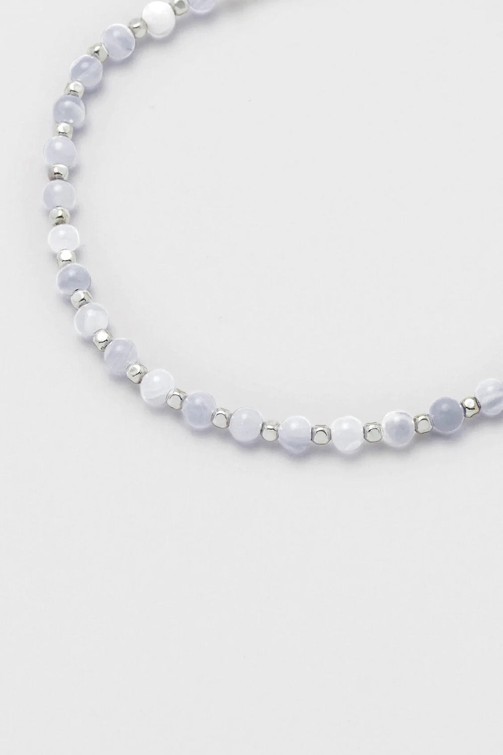 Product shot of the Amelia Bracelet in colour Silverblue (Metallics), detail
