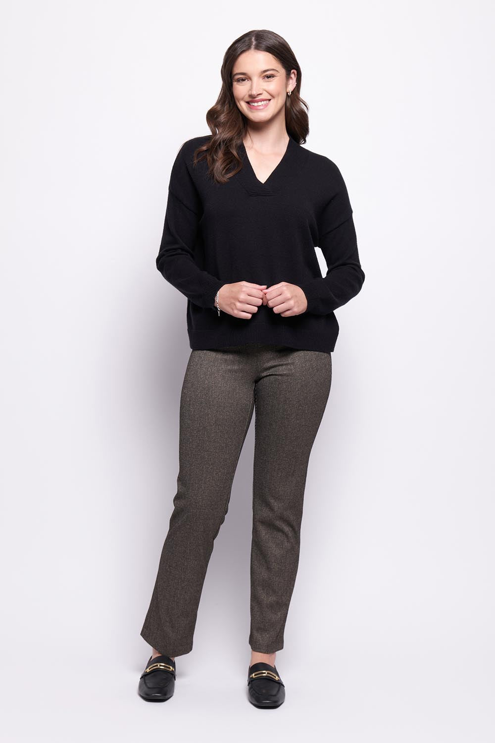 A model wearing the Pic Of The Bunch Straight Trouser in colour Sandbar, from the front, showing the whole outfit