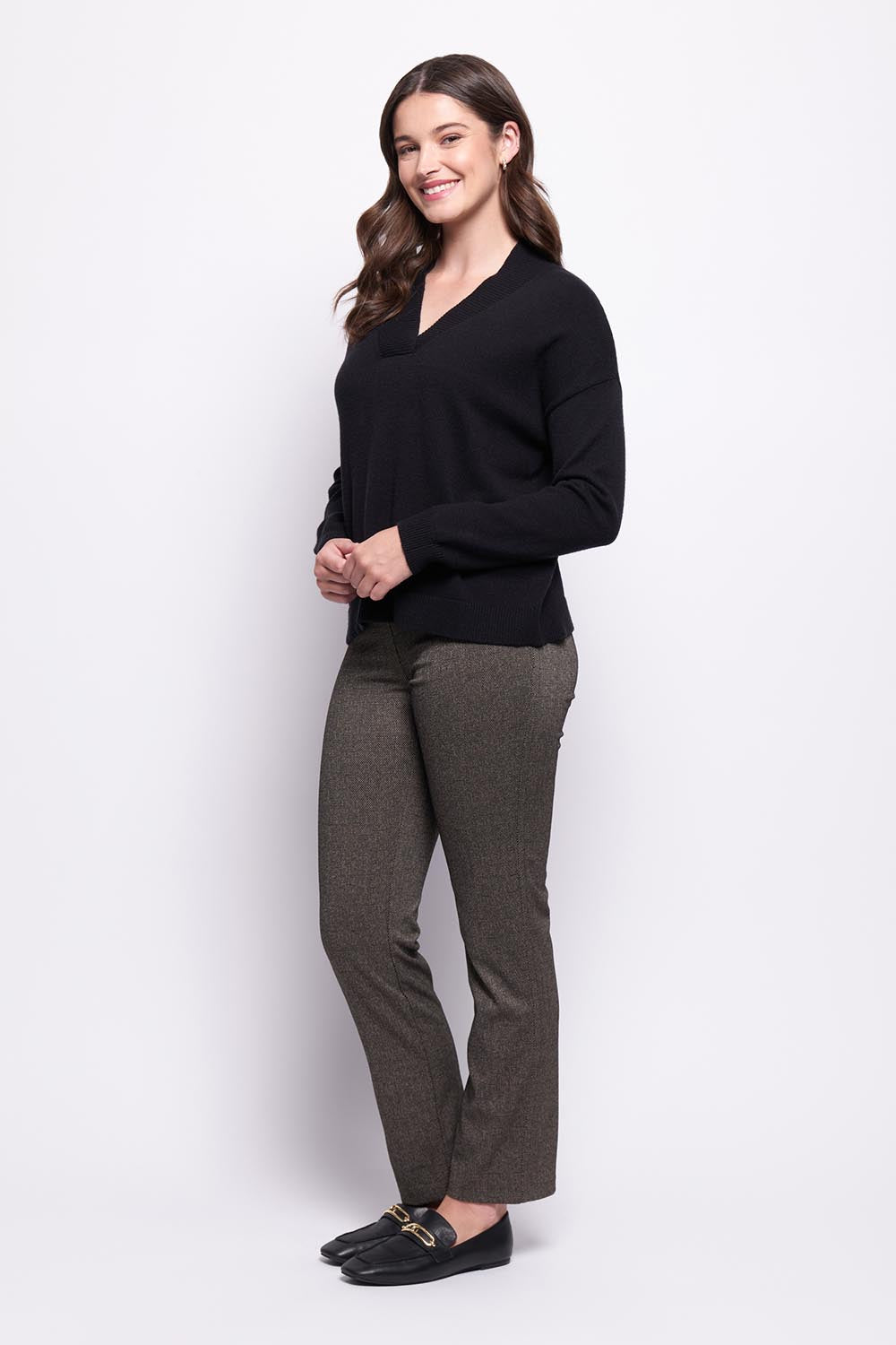 A model wearing the Pic Of The Bunch Straight Trouser in colour Sandbar, from the front, showing the whole outfit