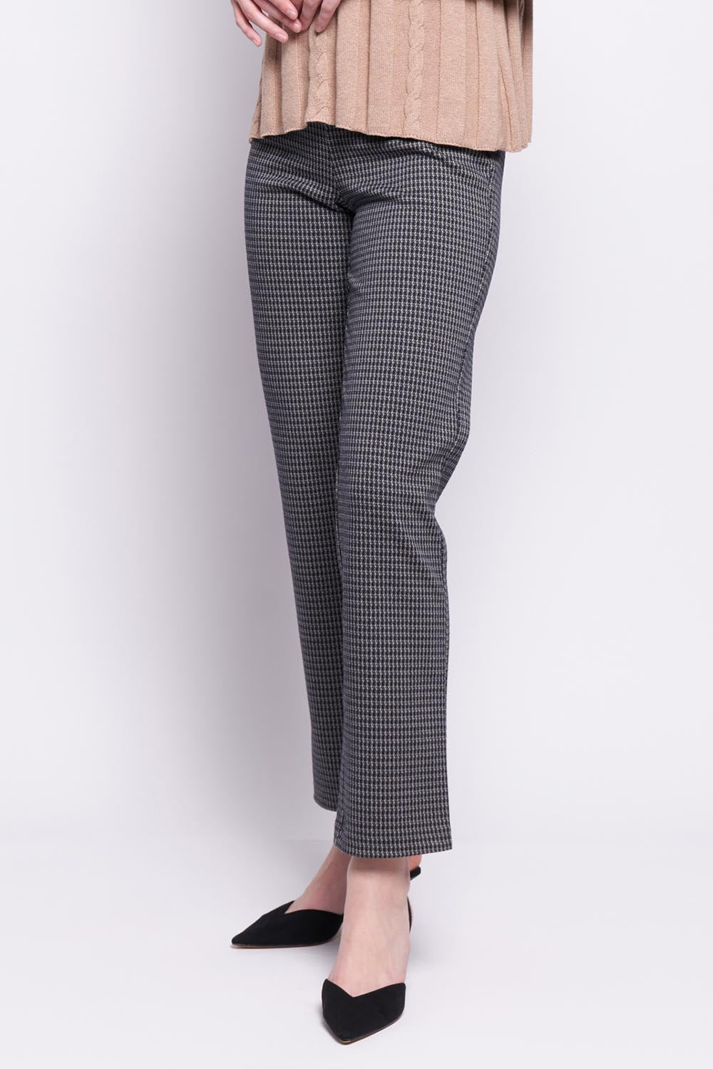 A model wearing the Pic Of The Bunch Straight Trouser in colour Steelcheck (Black), from the front, cropped image