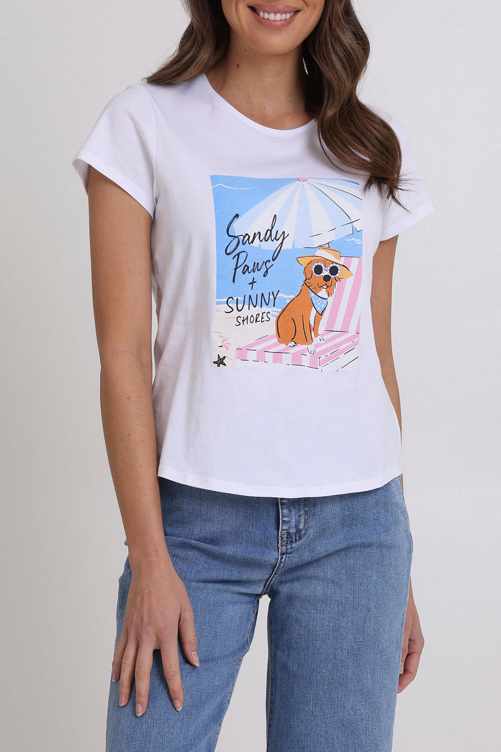 Model Madeline wearing size S of the On Form Cotton Tee in colour Sandypaws (White), from the front, cropped image