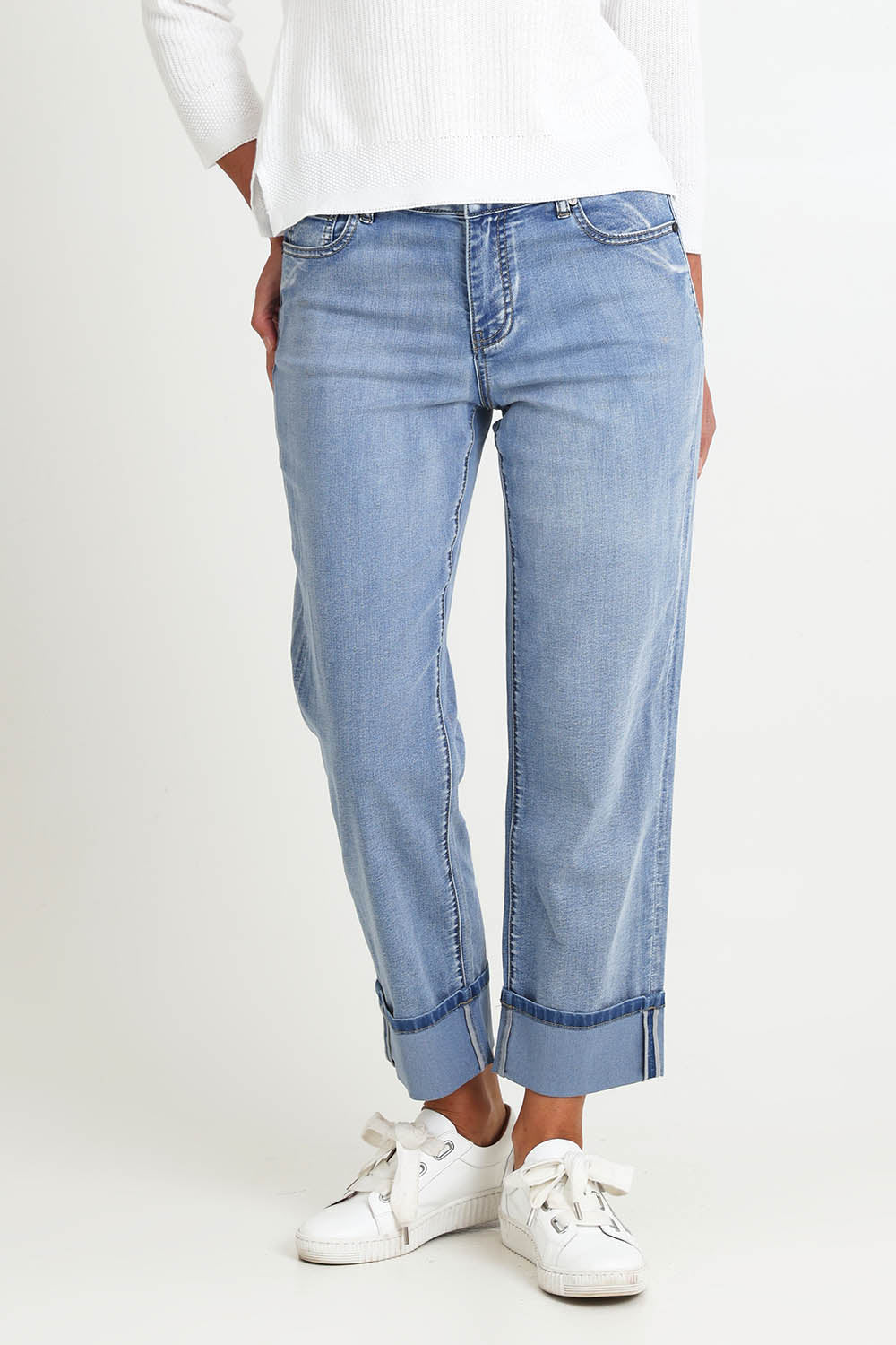 Model Riinar wearing size 10 of the Oh Lala Jean – Stonewash in colour Stonewash, in a cropped view