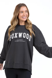 A model wearing the Interval Cotton Crew in colour Darkgrey (Grey), from the front, cropped image
