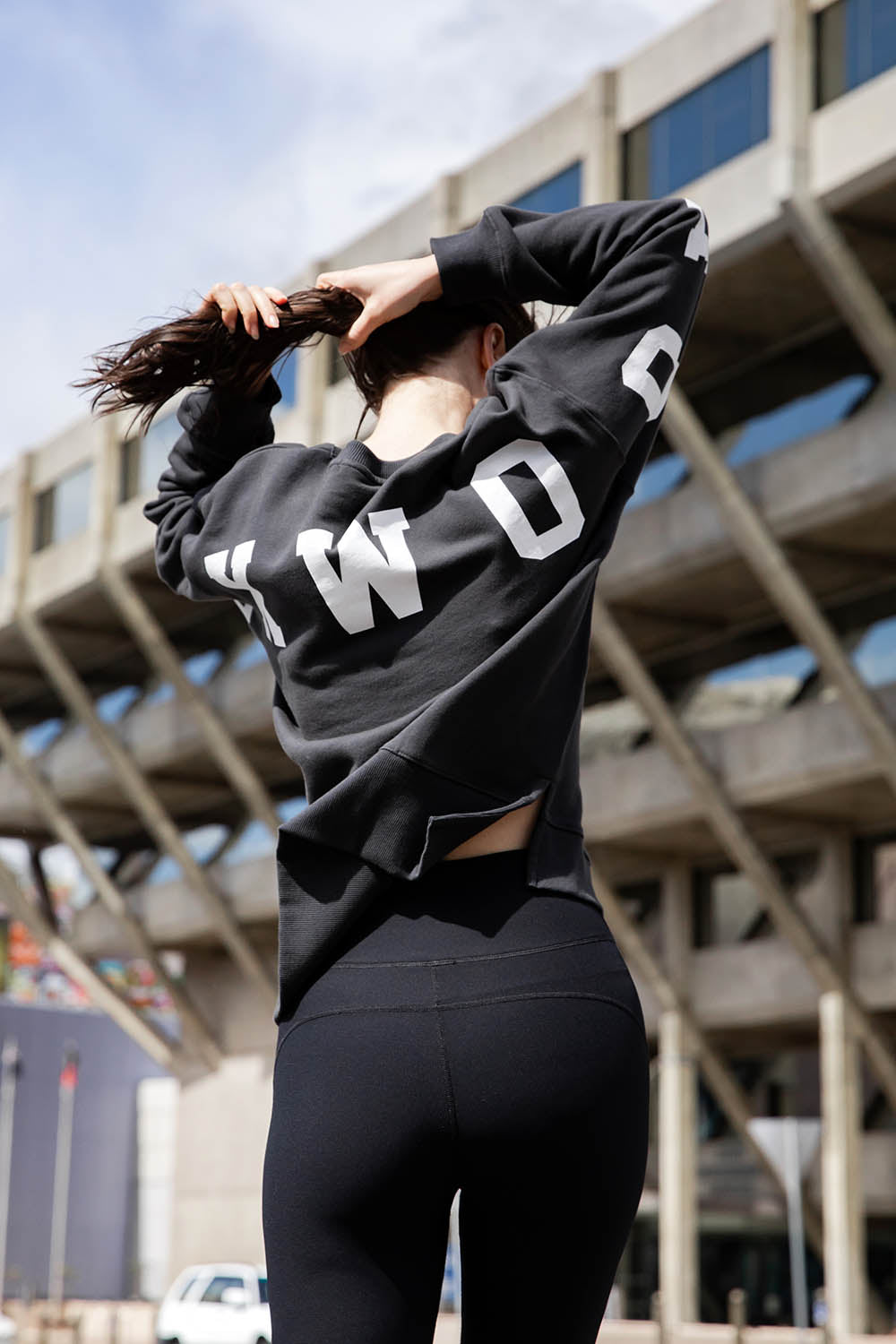 A model wearing the Interval Cotton Crew in colour Darkgrey (Grey), from the front, showing the whole outfit