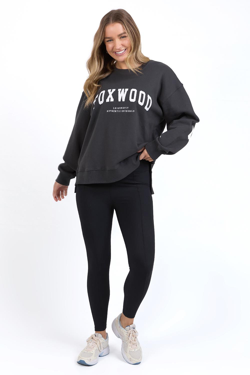 A model wearing the Interval Cotton Crew in colour Darkgrey (Grey), from the front, showing the whole outfit