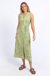 A model wearing the Antayla Floral Dress in colour Lgreen (Green), from the front, showing the whole outfit