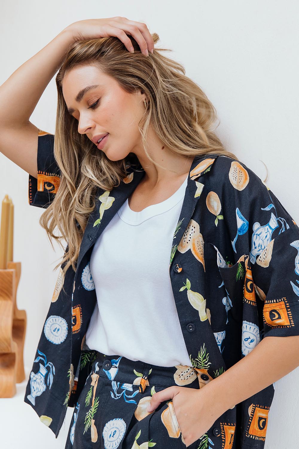 A model wearing the Italian Summer Linen Blend Shirt in colour Print (Black), from the front, showing the whole outfit