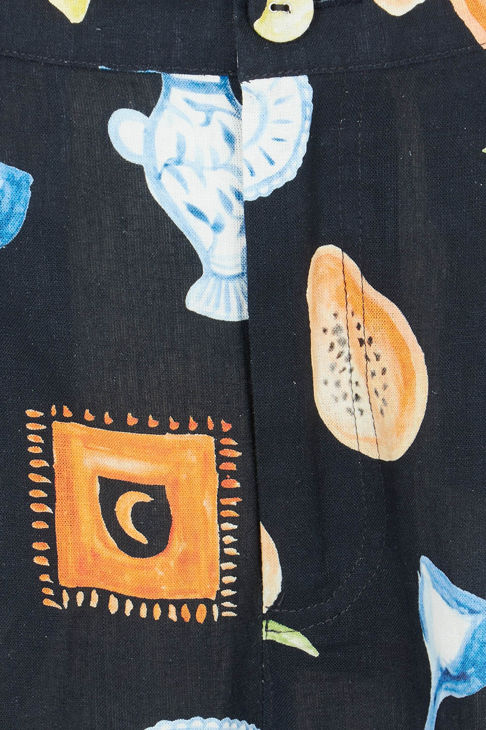 Product shot of the Italian Summer Linen Blend Pants in colour Print (Black), detail