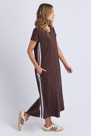 A model wearing the Leisure Recovery Cotton Dress in colour Chocolate, from the front, showing the whole outfit