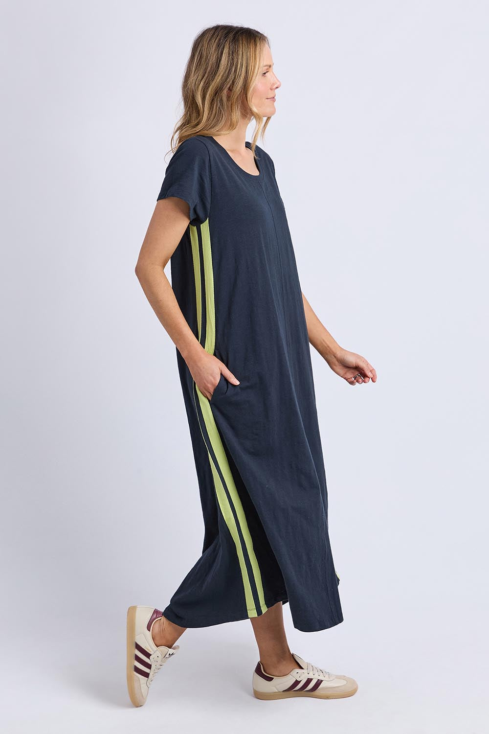 A model wearing the Leisure Recovery Cotton Dress in colour Navyyellow (Blue), from the front, showing the whole outfit