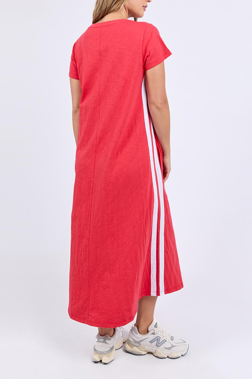 A model wearing the Leisure Recovery Cotton Dress in colour Red (Red), from the back