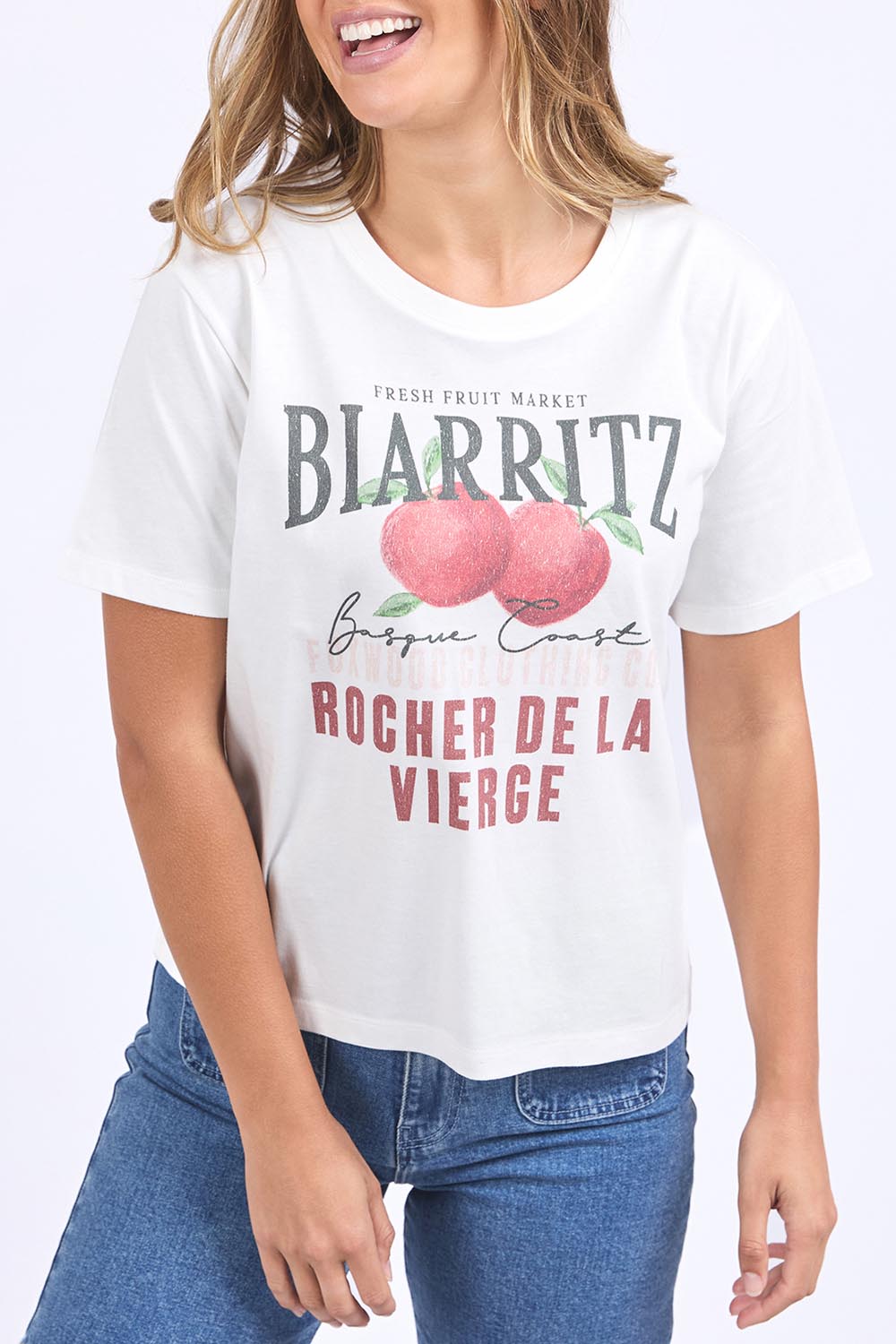 A model wearing the Biarittz Cotton Tee in colour Vinwhite (White), from the front, cropped image