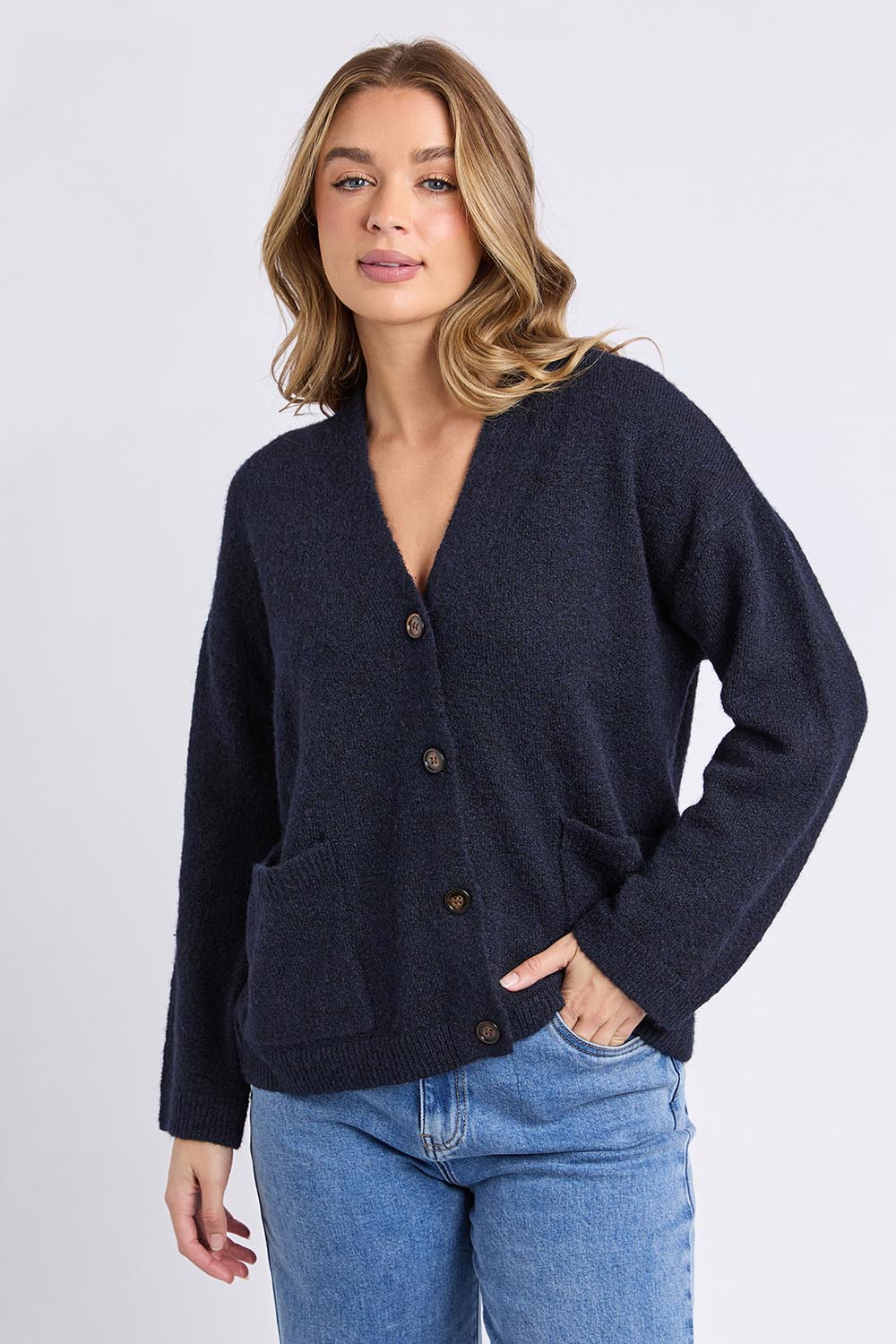 Emarie Cardi – Drksapphir