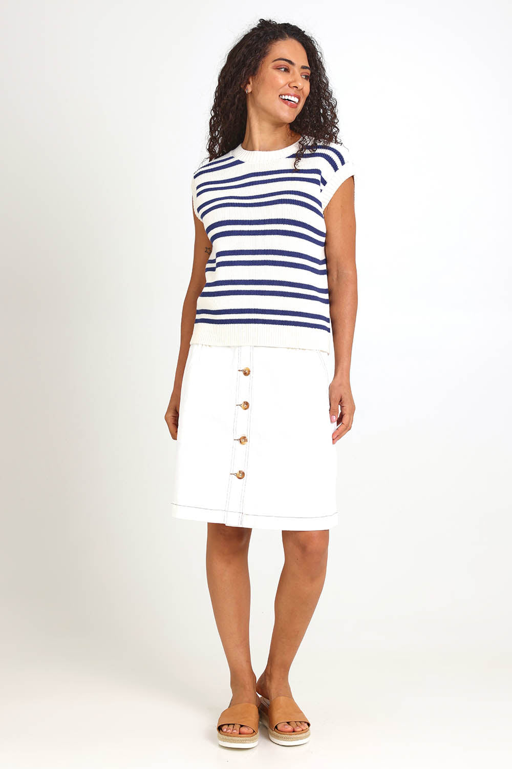 Model Pamelar wearing size 10 of the Flint Stripe Top – Vinwhite in colour Vinwhite, from the front
