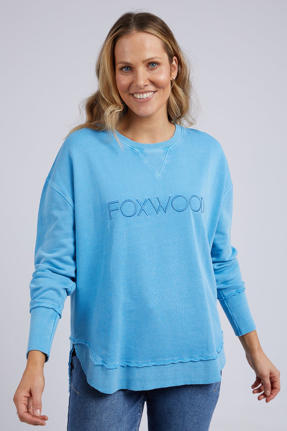 A model wearing the Elements Simplified Cotton Crew in colour BrightBlue (Blue), from the front, cropped image