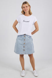 A model wearing the Elements Signature Cotton Tee in colour White (White), from the front, showing the whole outfit