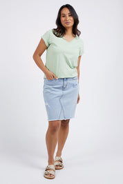 Model Genericm wearing size sample of the Elements Manly Cotton Vee Tee – Submint in colour Submint, from the front
