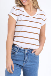 A model wearing the Elements Manly Stripe Vee Cotton Tee in colour Whcoconut (White), from the front, cropped image