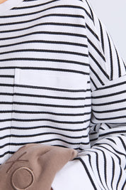 A model wearing the Elements Original Stripe Crew in colour Whiteblack (White), from the front, cropped image