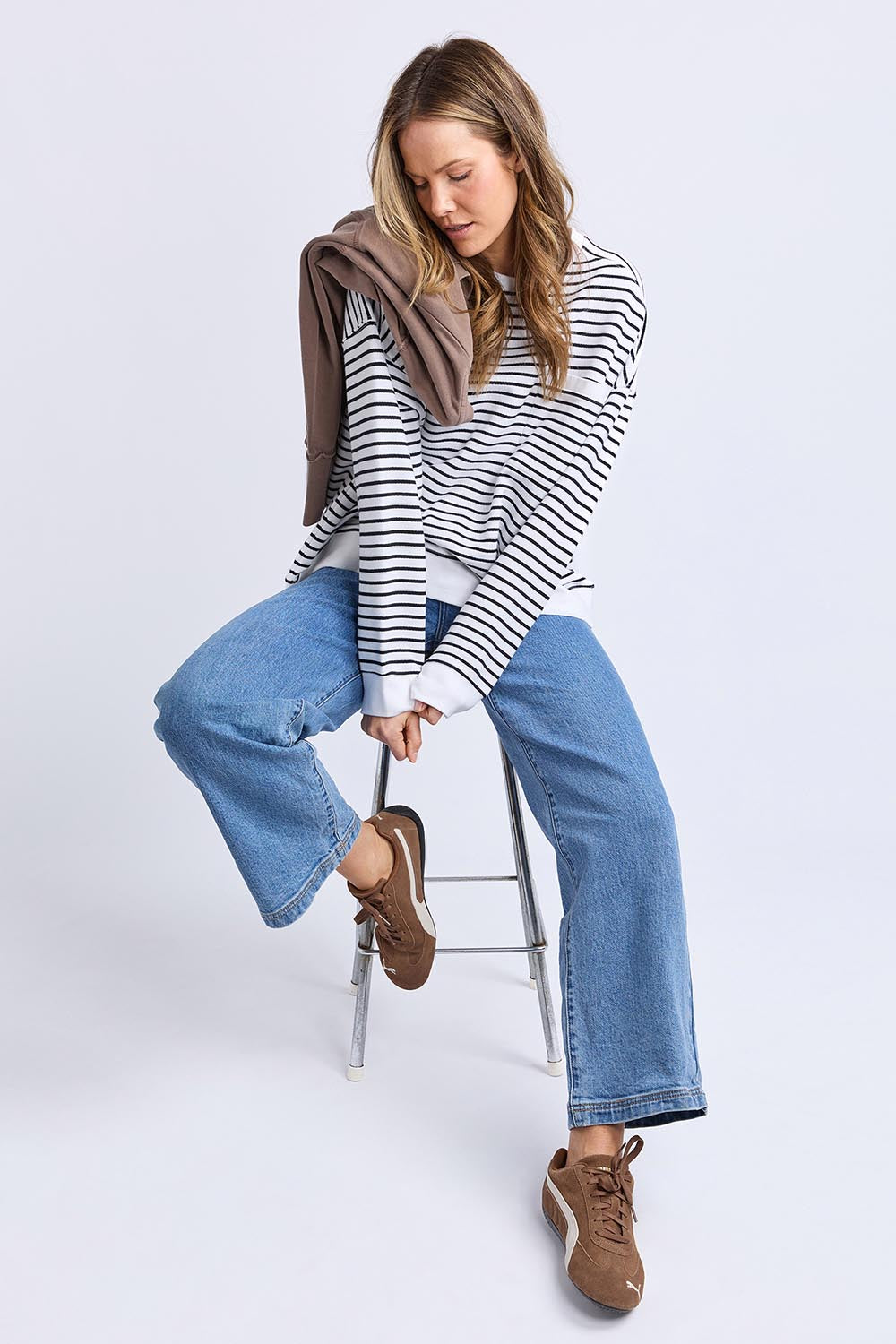 A model wearing the Elements Original Stripe Crew in colour Whiteblack (White), from the front, showing the whole outfit